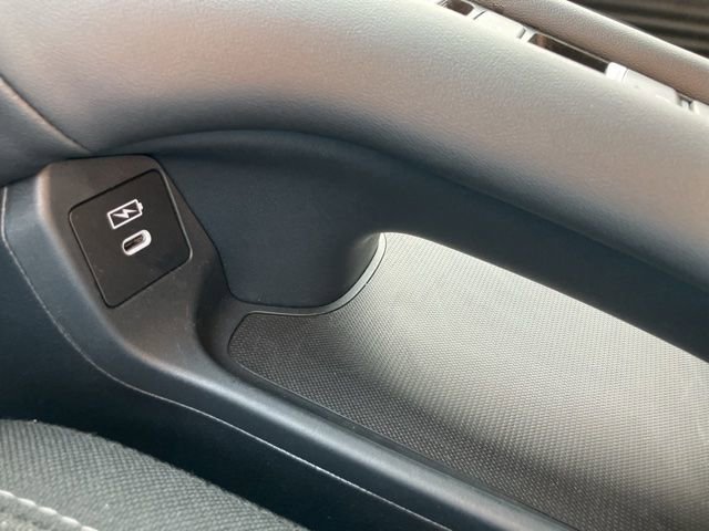 Used 2025 Honda HR-V LX image 19