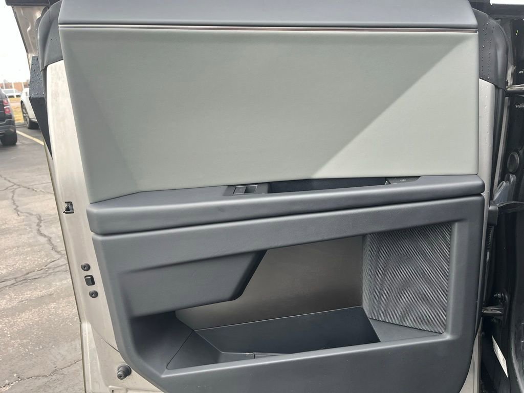 Used 2024 Tesla Cybertruck AWD Crew Cab image 22