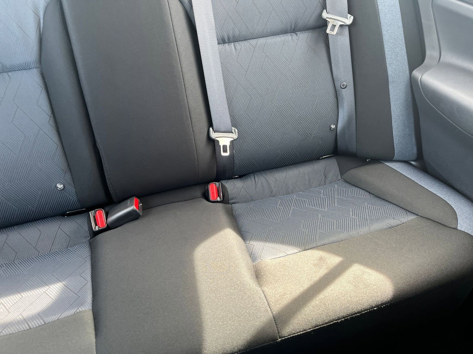 Used 2025 Nissan Versa SV image 37