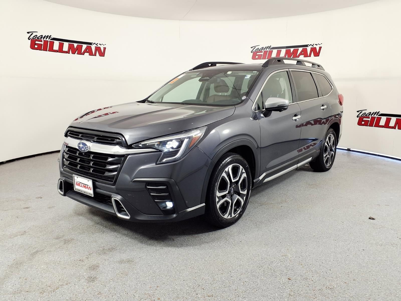 Used 2023 Subaru Ascent Touring image 3