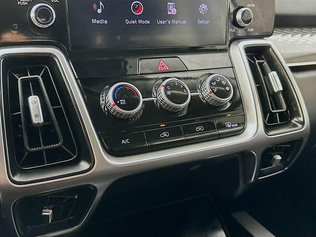 Certified 2023 Kia Sorento LX AWD/4WD image 23