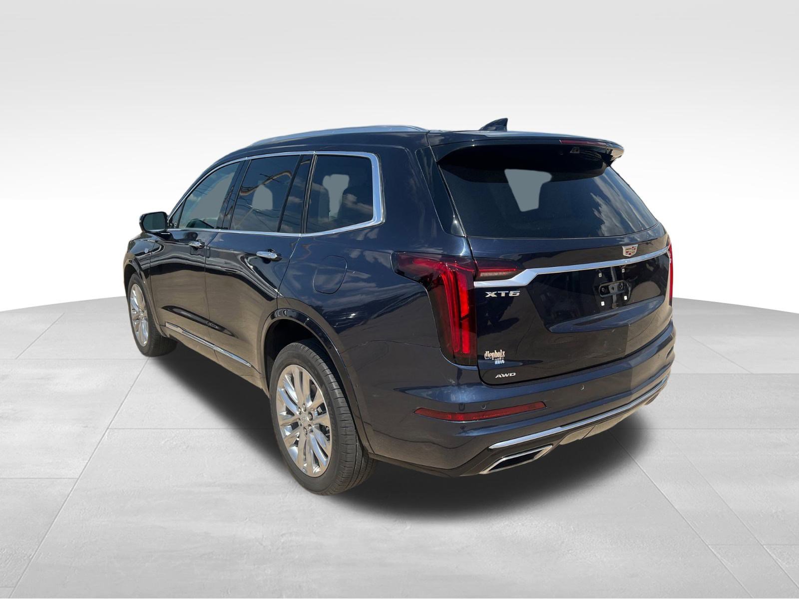 Used 2022 Cadillac XT6 Premium Luxury w/ Technology Package image 7