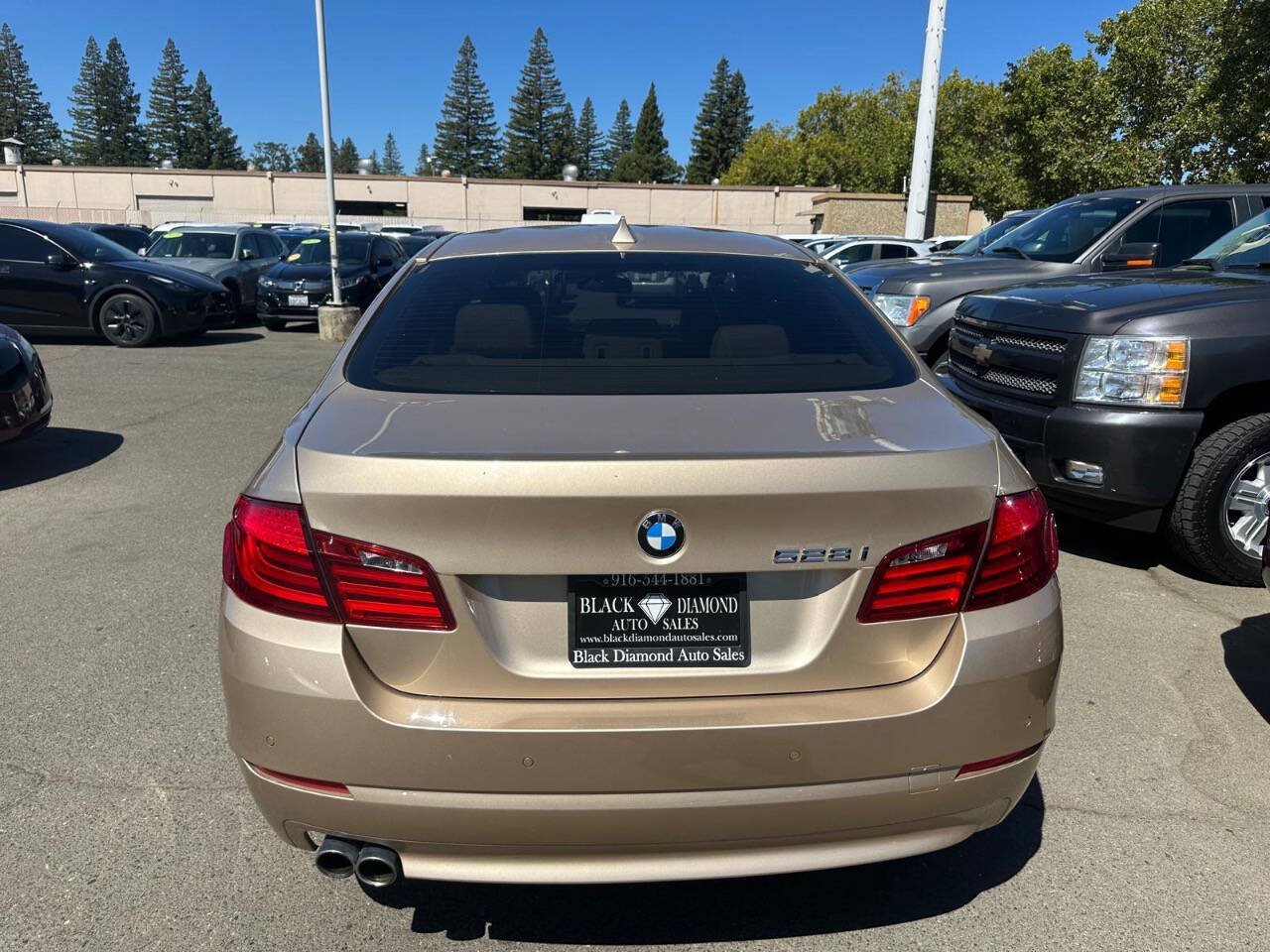 Used 2011 BMW 528i Sedan RWD image 6