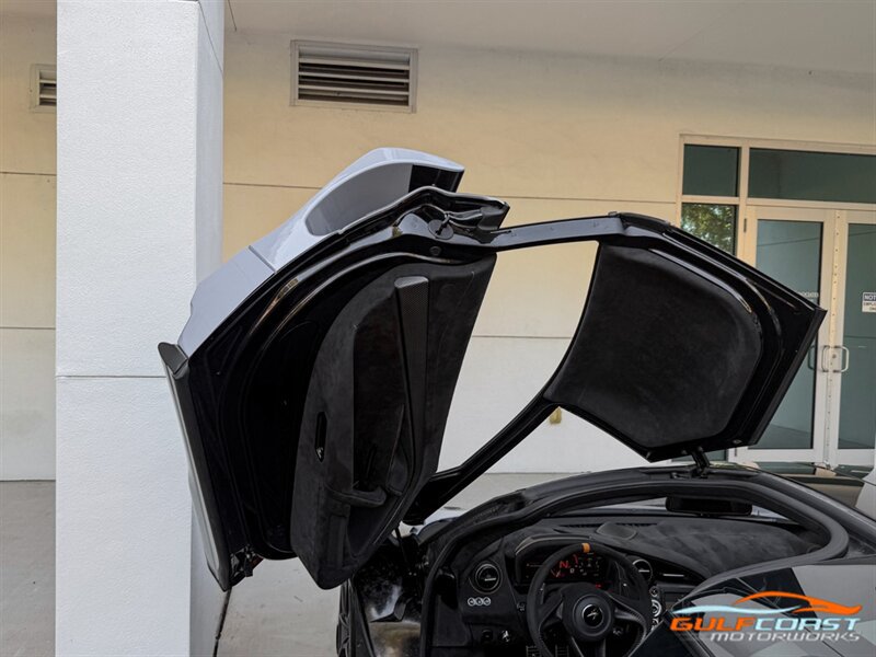 Used 2021 McLaren 765LT RWD image 27