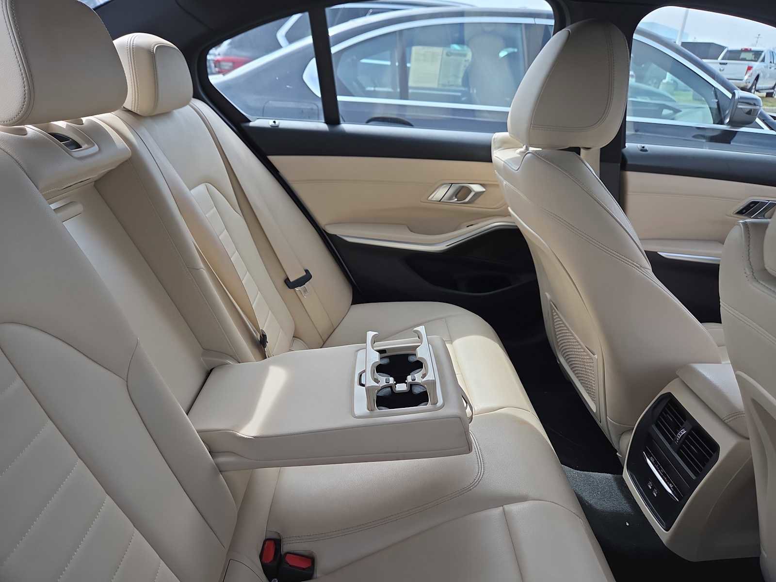 Used 2021 BMW 330i 330i w/ M Sport Package image 12