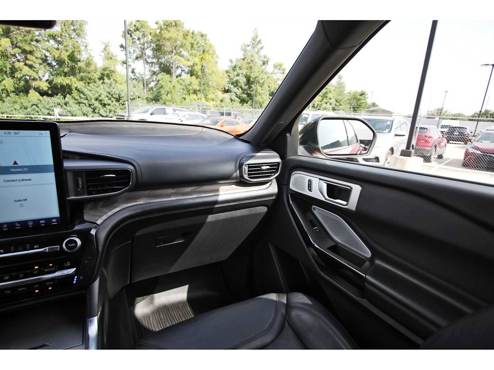 Used 2021 Ford Explorer Platinum w/ Equipment Group 601A AWD/4WD image 8