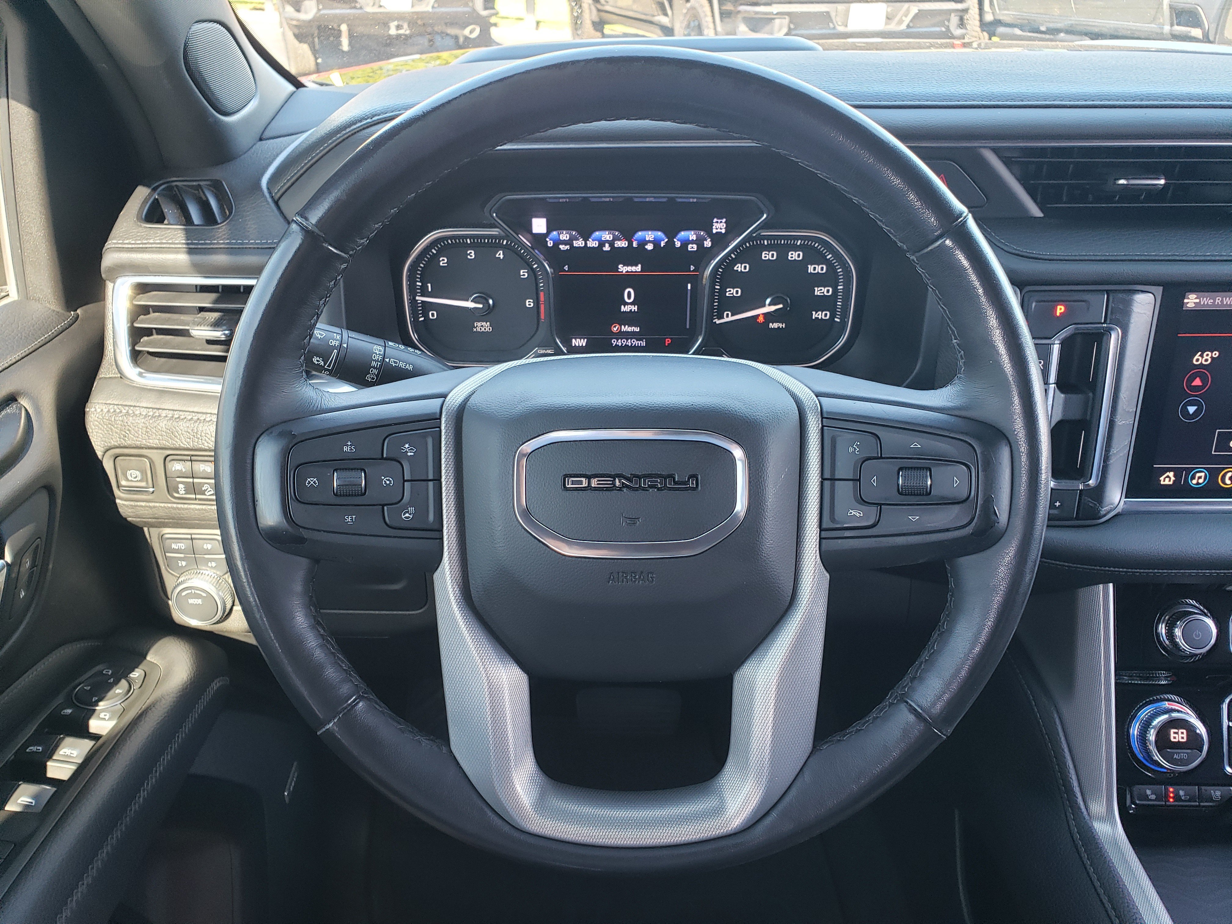 Used 2021 GMC Yukon XL Denali AWD/4WD image 18