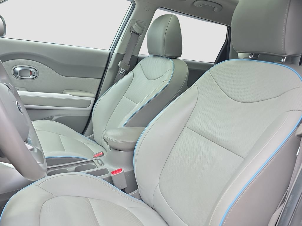 Used 2017 Kia Soul EV + w/ Sun & Fun Package FWD image 7