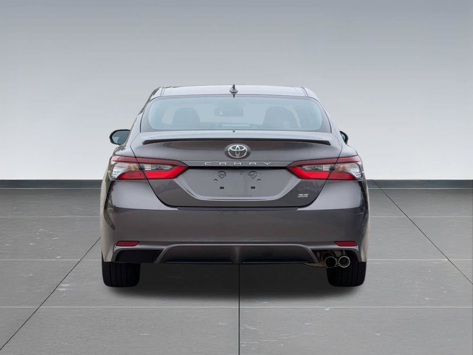 Used 2023 Toyota Camry SE w/ Cold Weather Package FWD image 5