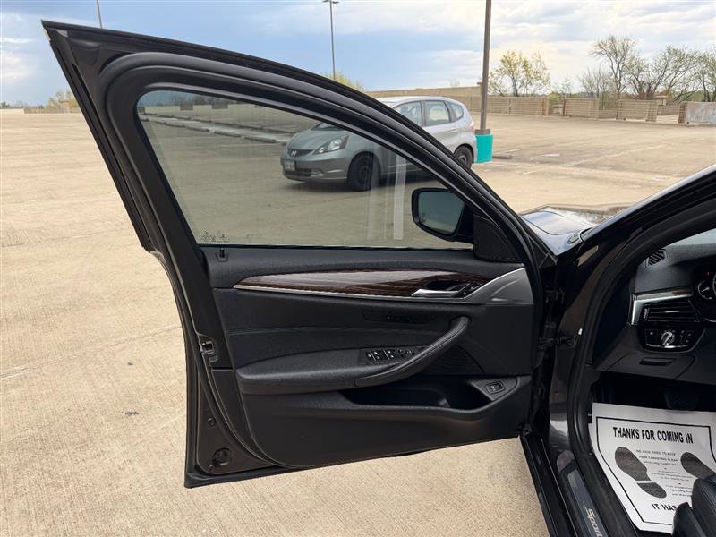 Used 2018 BMW 530i image 24