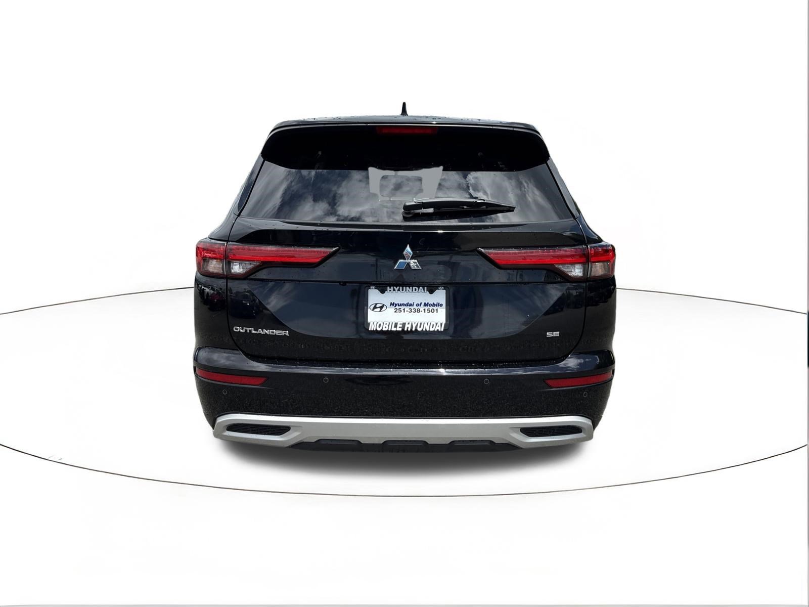 Used 2023 Mitsubishi Outlander SE AWD/4WD image 4