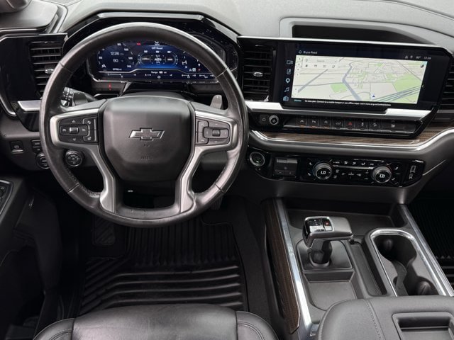 Used 2022 Chevrolet Silverado 1500 LT Trail Boss w/ LT Trail Boss Premium Package AWD/4WD image 12