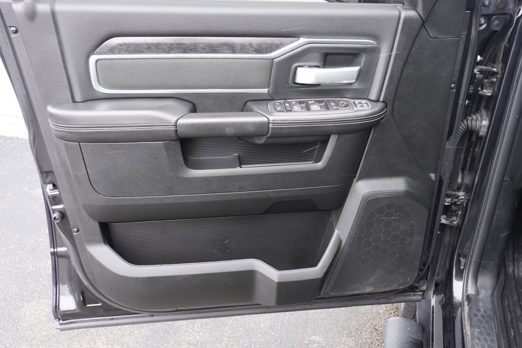 Used 2024 RAM 3500 Big Horn w/ Night Edition image 13