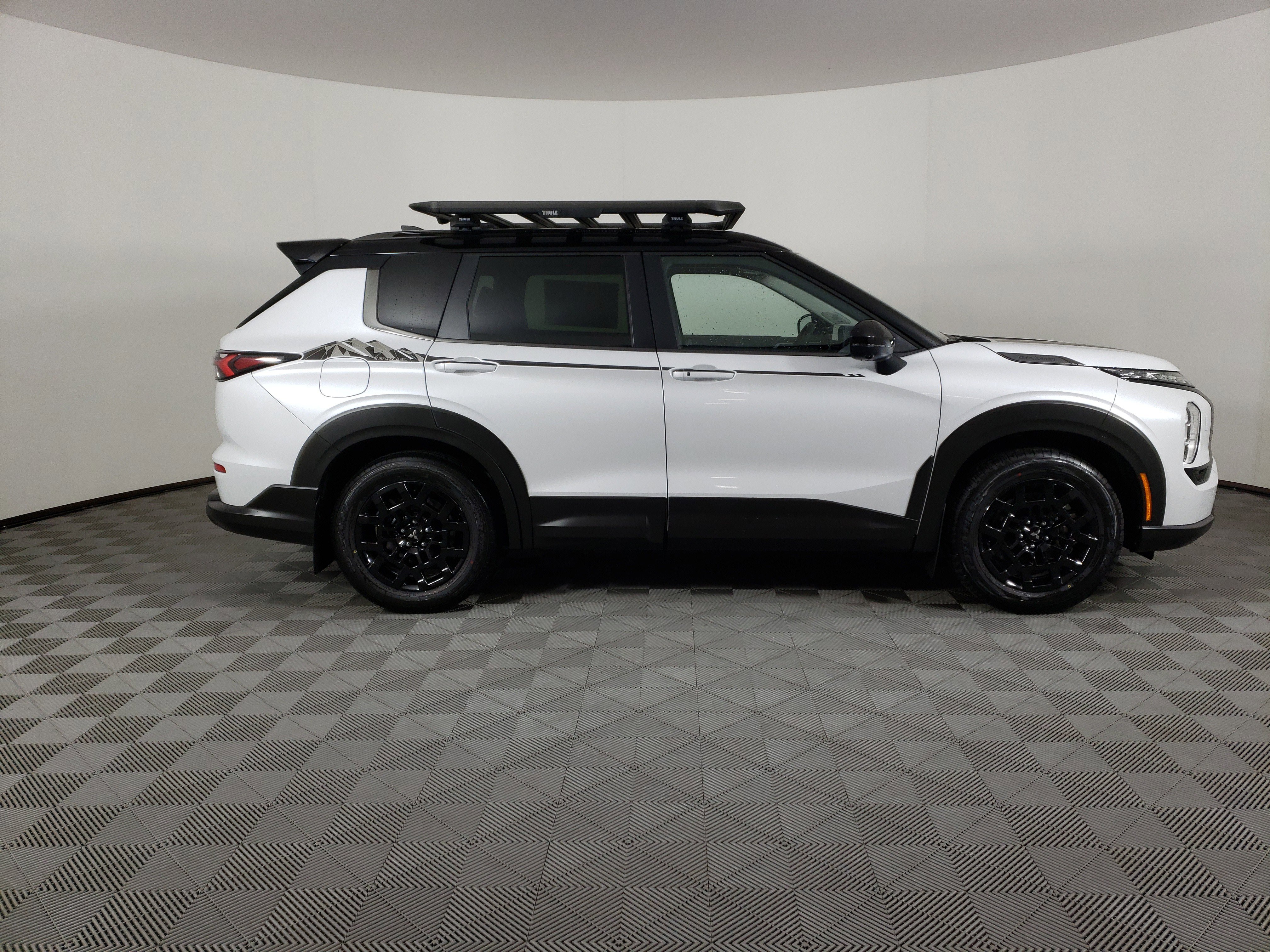 New 2026 Mitsubishi Outlander Trail Edition image 3