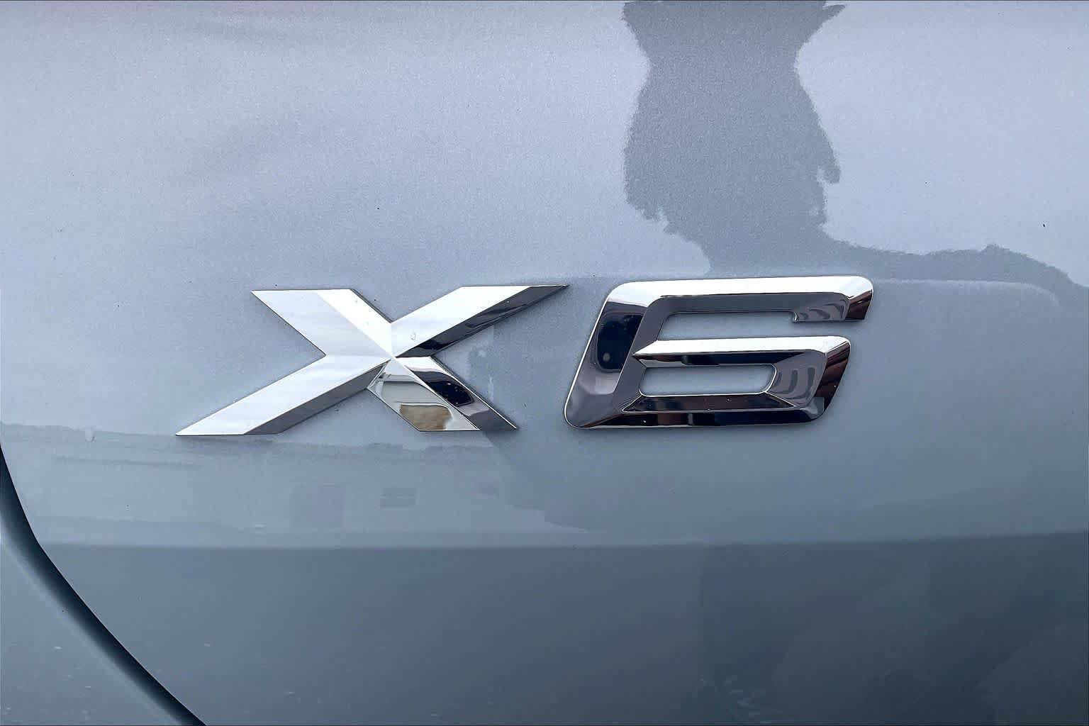 Used 2026 BMW X6 xDrive40i AWD/4WD image 32