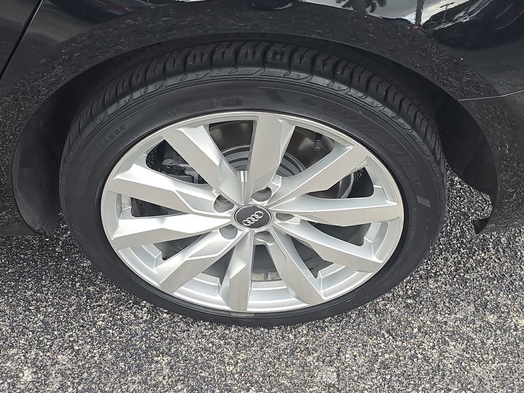 Used 2018 Audi A4 2.0T Ultra Premium w/ Convenience Package image 5
