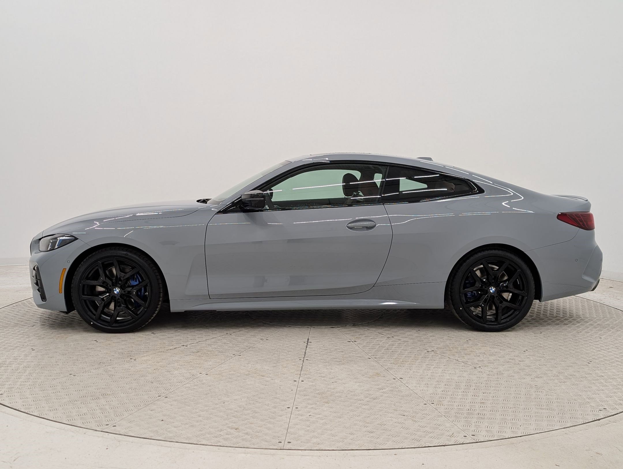 New 2026 BMW M440i Coupe w/ Parking Assistance Package RWD image 2