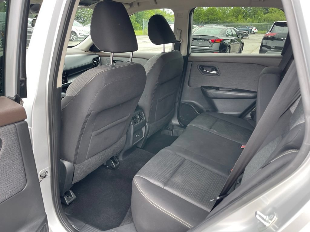 Used 2022 Nissan Rogue SV AWD/4WD image 15