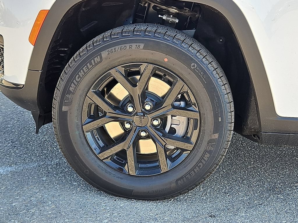 New 2025 Jeep Grand Cherokee L Laredo AWD/4WD image 9