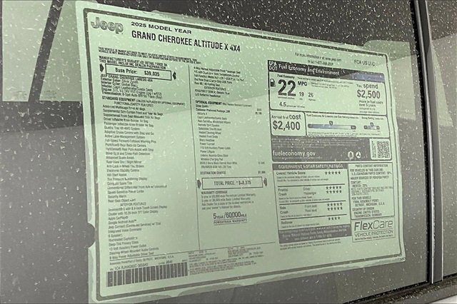 New 2025 Jeep Grand Cherokee Altitude image 14