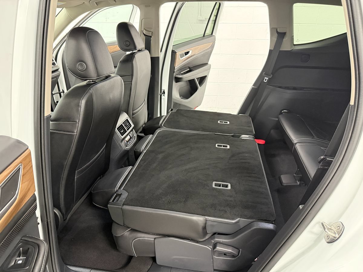 Used 2024 Volkswagen Atlas SE AWD/4WD image 14
