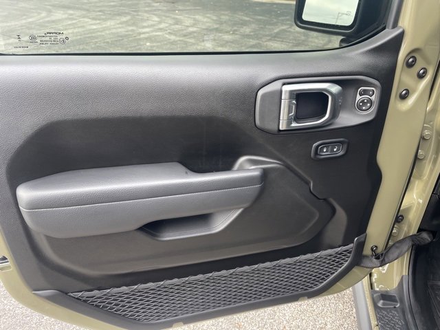 Used 2025 Jeep Gladiator Willys image 9