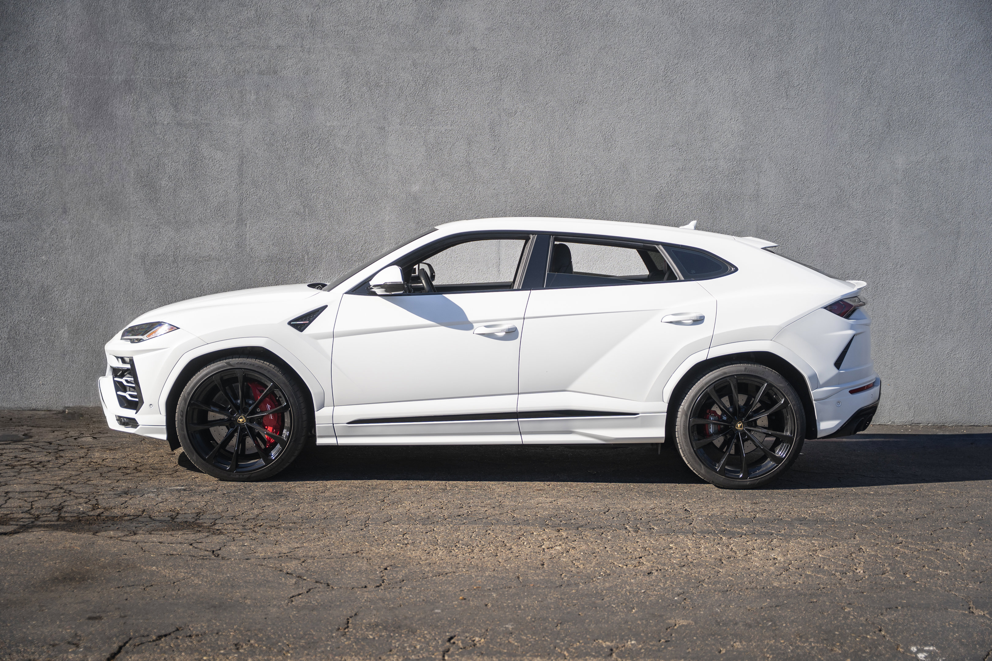Used 2021 Lamborghini Urus AWD image 2