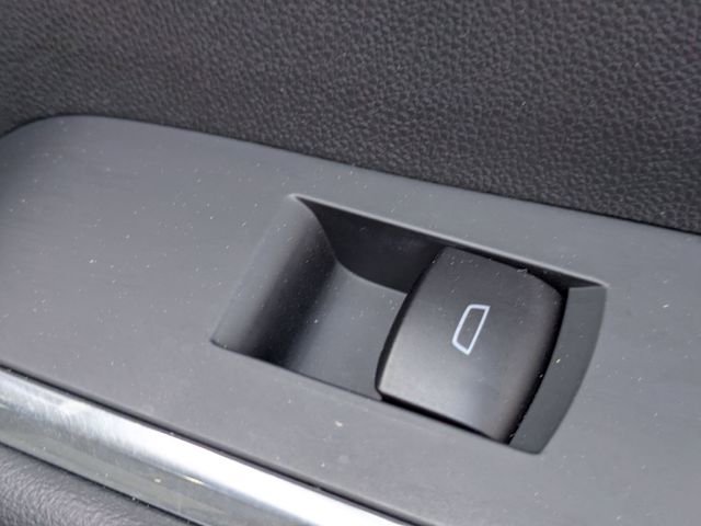 Used 2025 GMC Acadia Elevation image 36