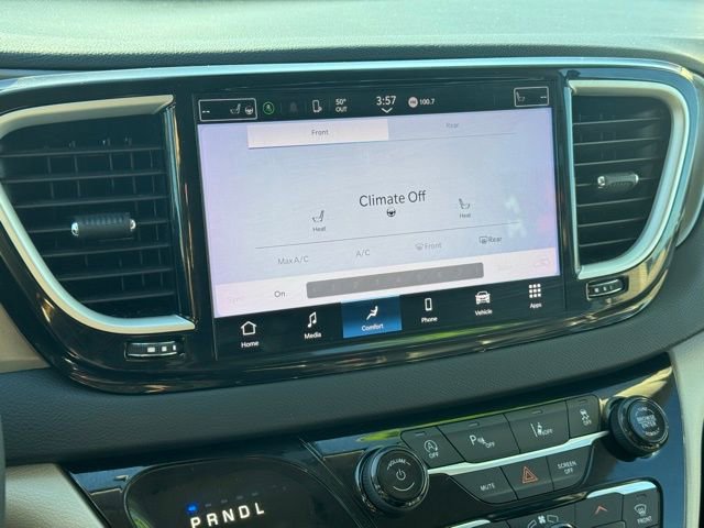 Used 2023 Chrysler Pacifica Touring-L image 28