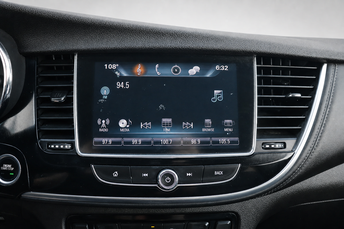 Used 2017 Buick Encore Essence FWD image 33
