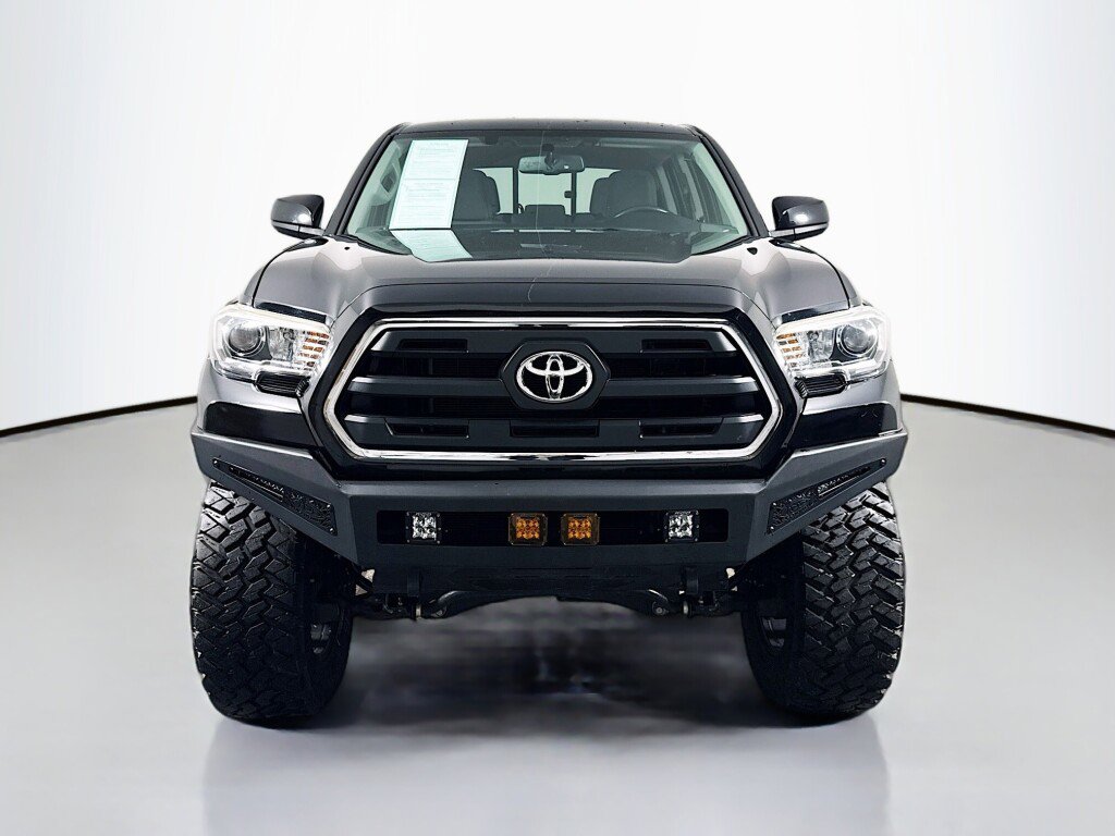 Used 2016 Toyota Tacoma SR5 w/ SR5 Appearance Package (SN) image 8