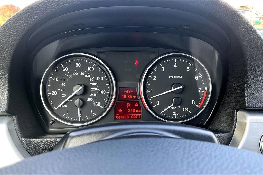 Used 2013 BMW 335i Convertible image 27