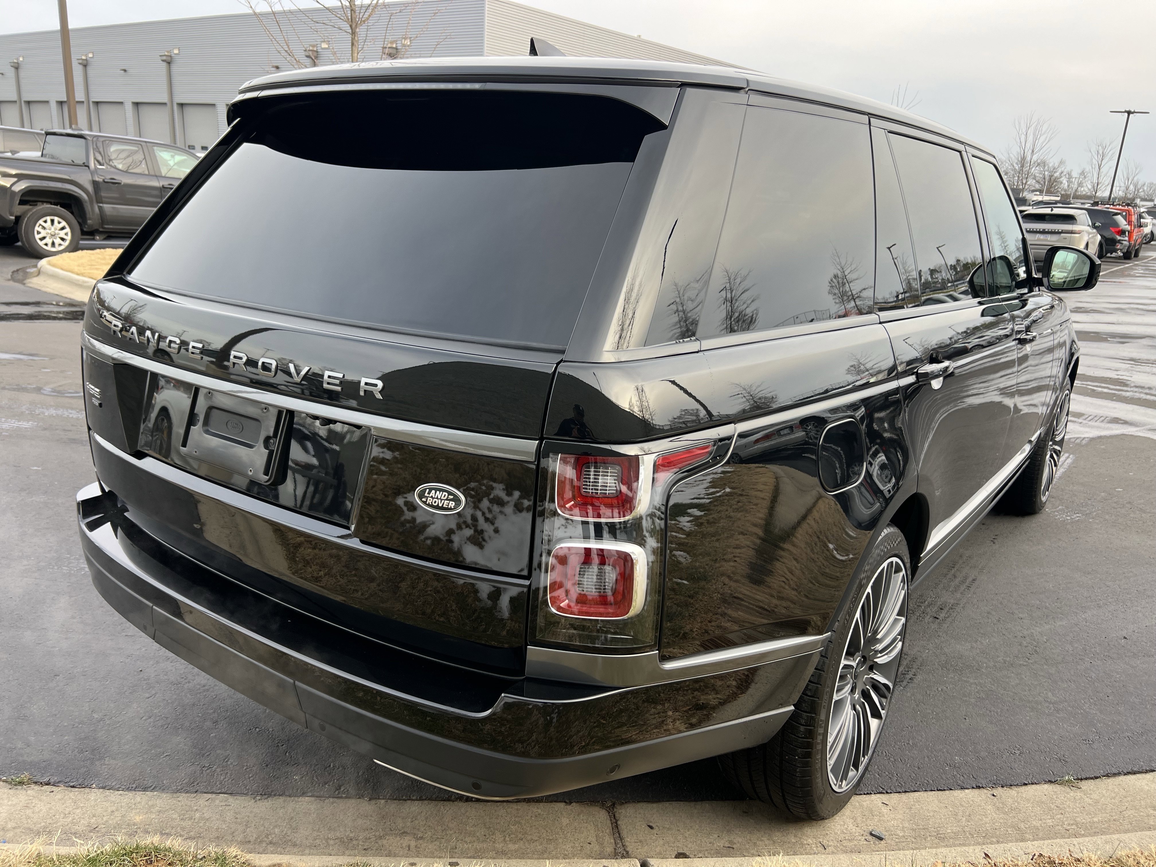 Used 2020 Land Rover Range Rover Long Wheelbase HSE image 7