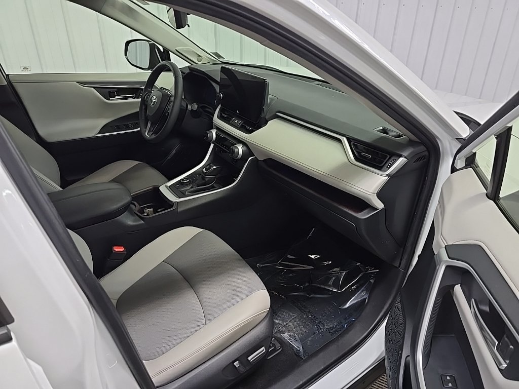 Used 2024 Toyota RAV4 Limited w/ Advanced Technology Package AWD/4WD image 17