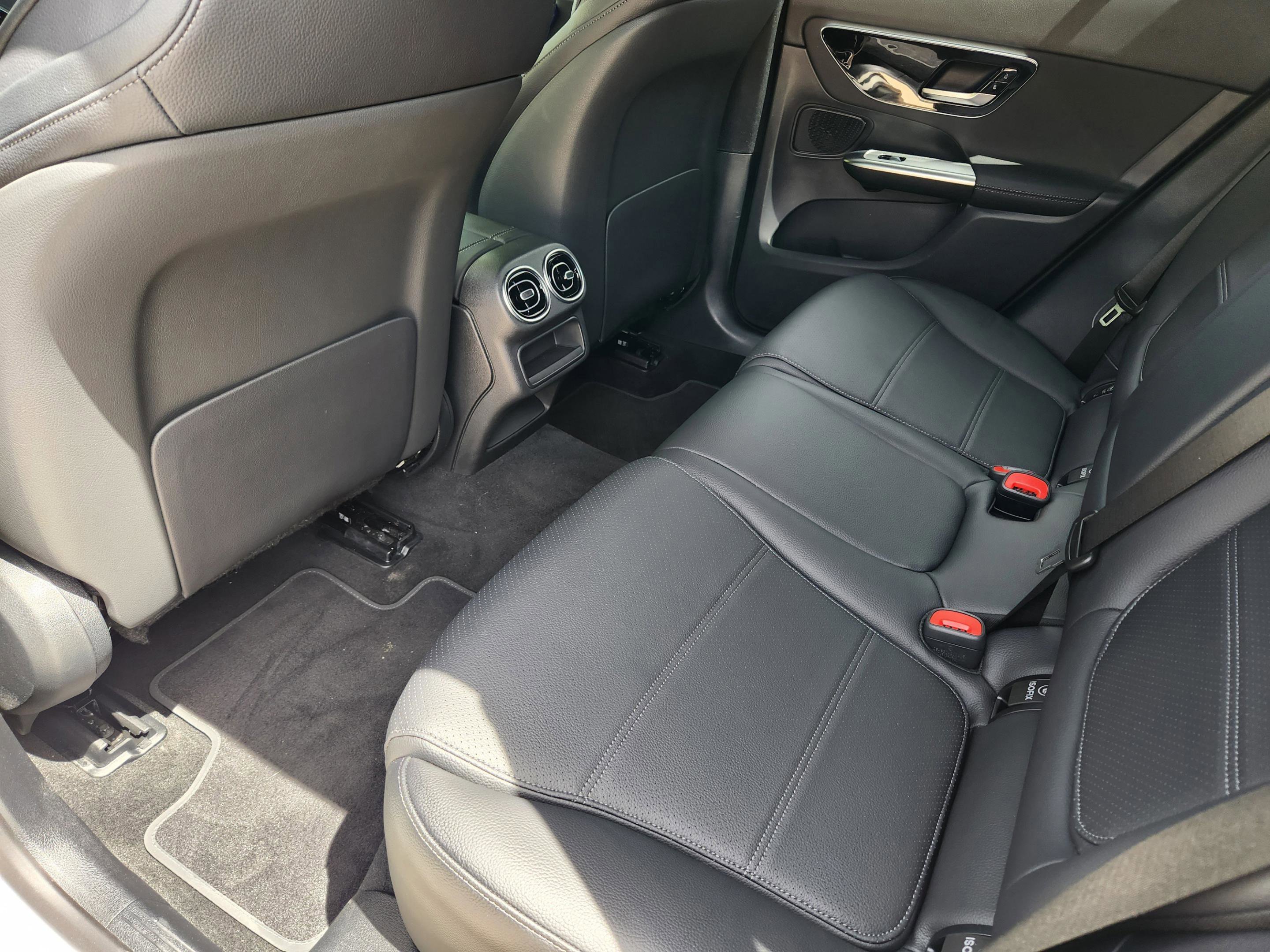 Certified 2025 Mercedes-Benz GLC 300 4MATIC image 8