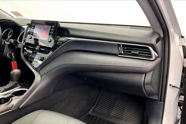 Used 2023 Toyota Camry LE image 16