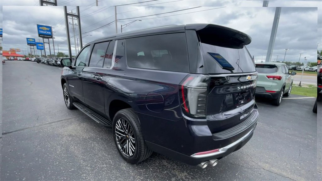 New 2025 Chevrolet Suburban Premier image 8