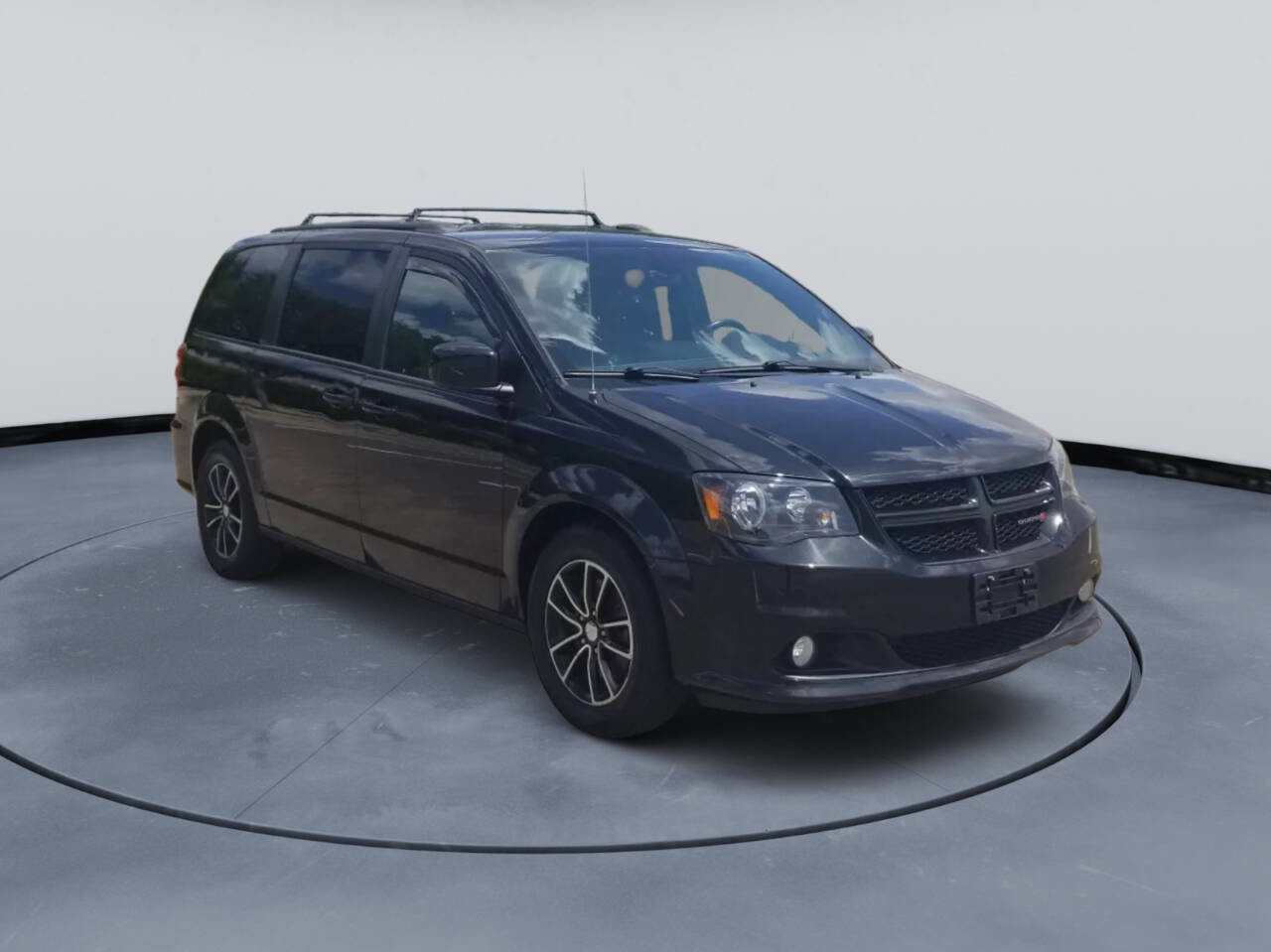 Used 2018 Dodge Grand Caravan GT image 4