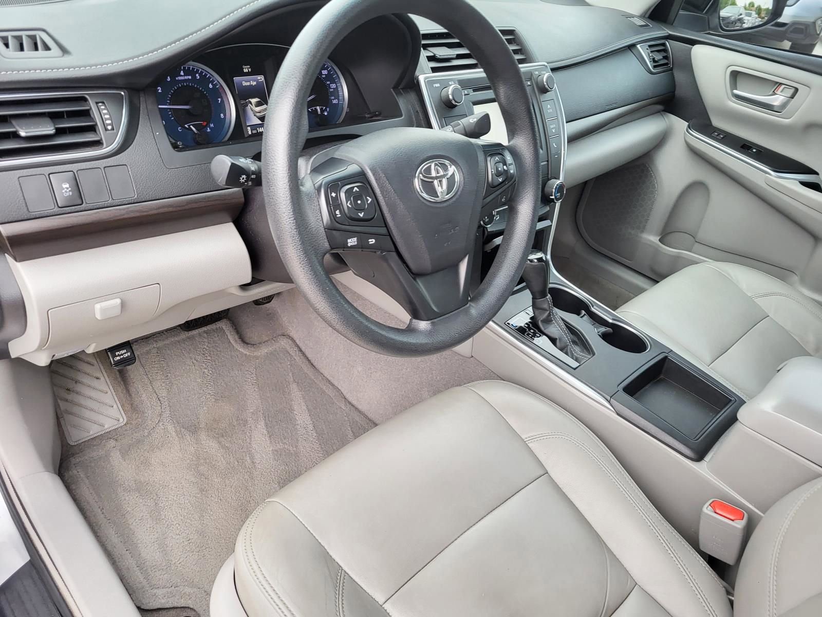 Used 2017 Toyota Camry LE image 18