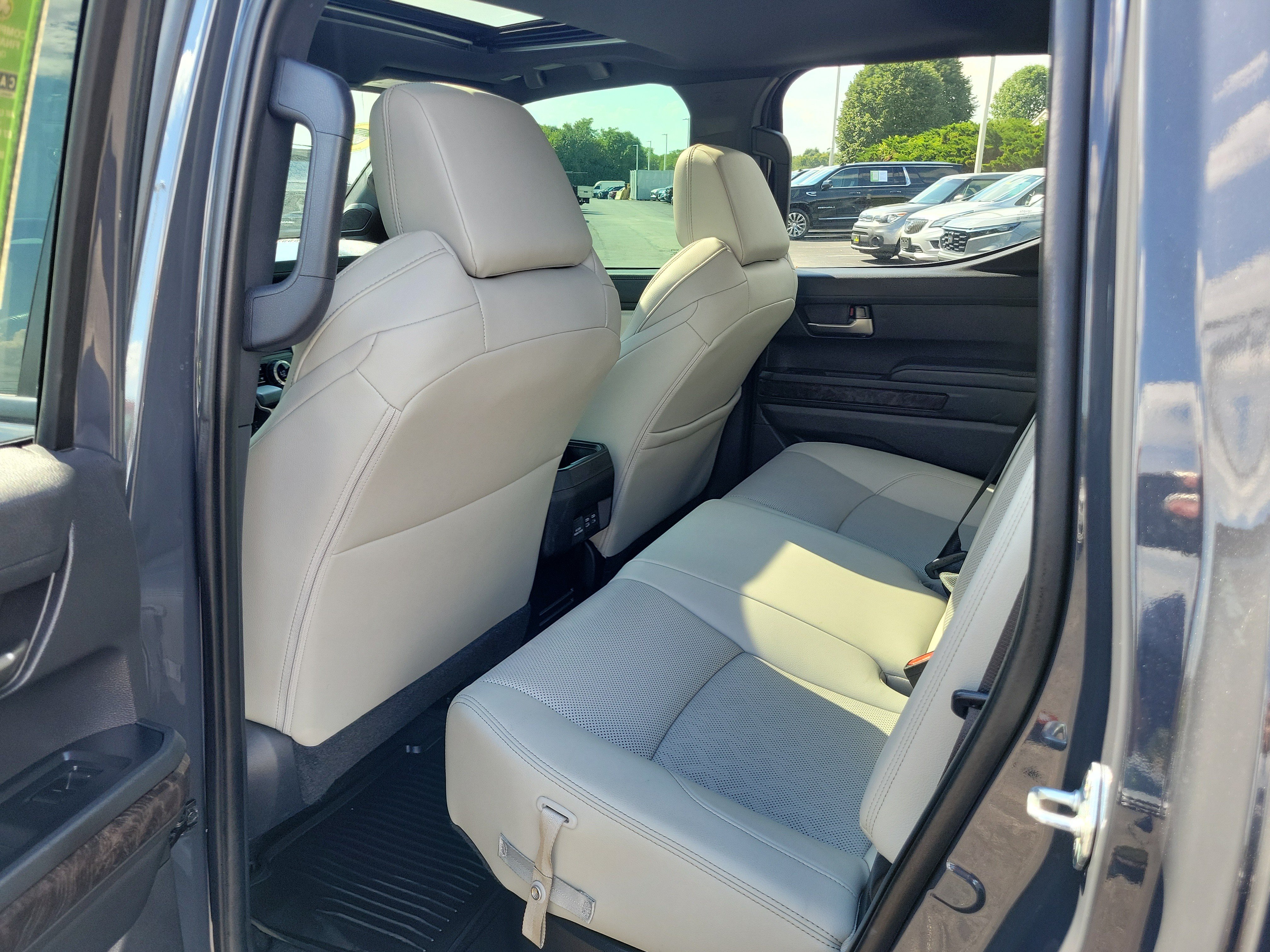 Used 2024 Toyota Tacoma Limited w/ Limited Package (LT) AWD/4WD image 12