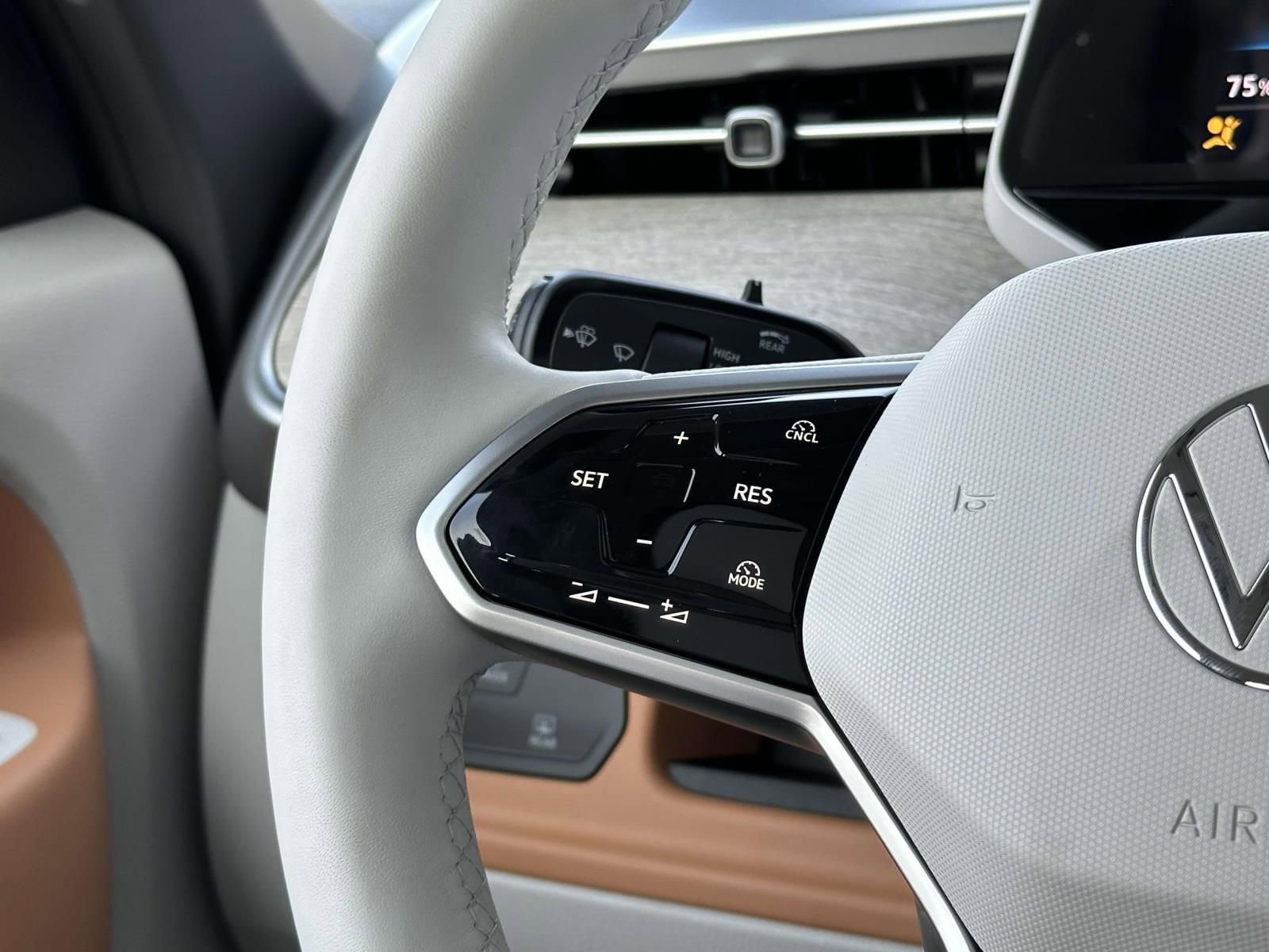 New 2025 Volkswagen ID. Buzz 1st Edition image 14