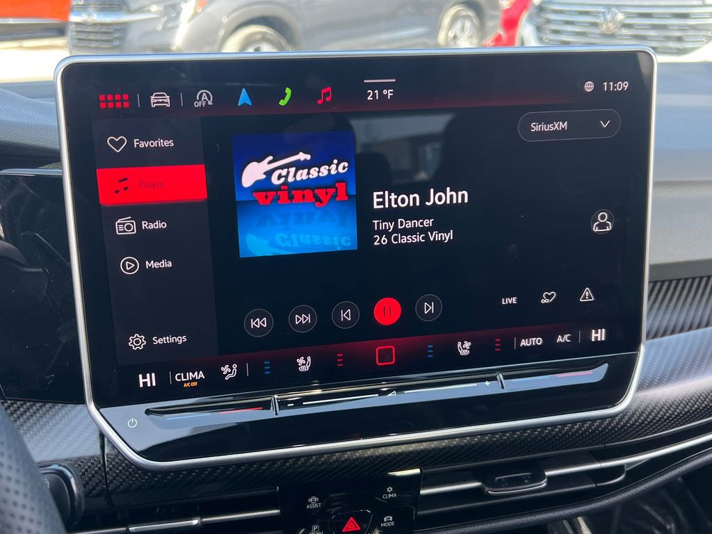 Used 2025 Volkswagen Golf R 2.0T image 27