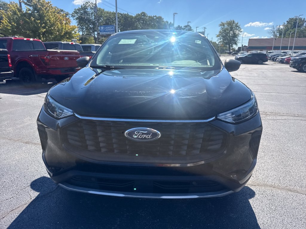 Used 2023 Ford Escape Active w/ Tech Pack #1 AWD/4WD image 3