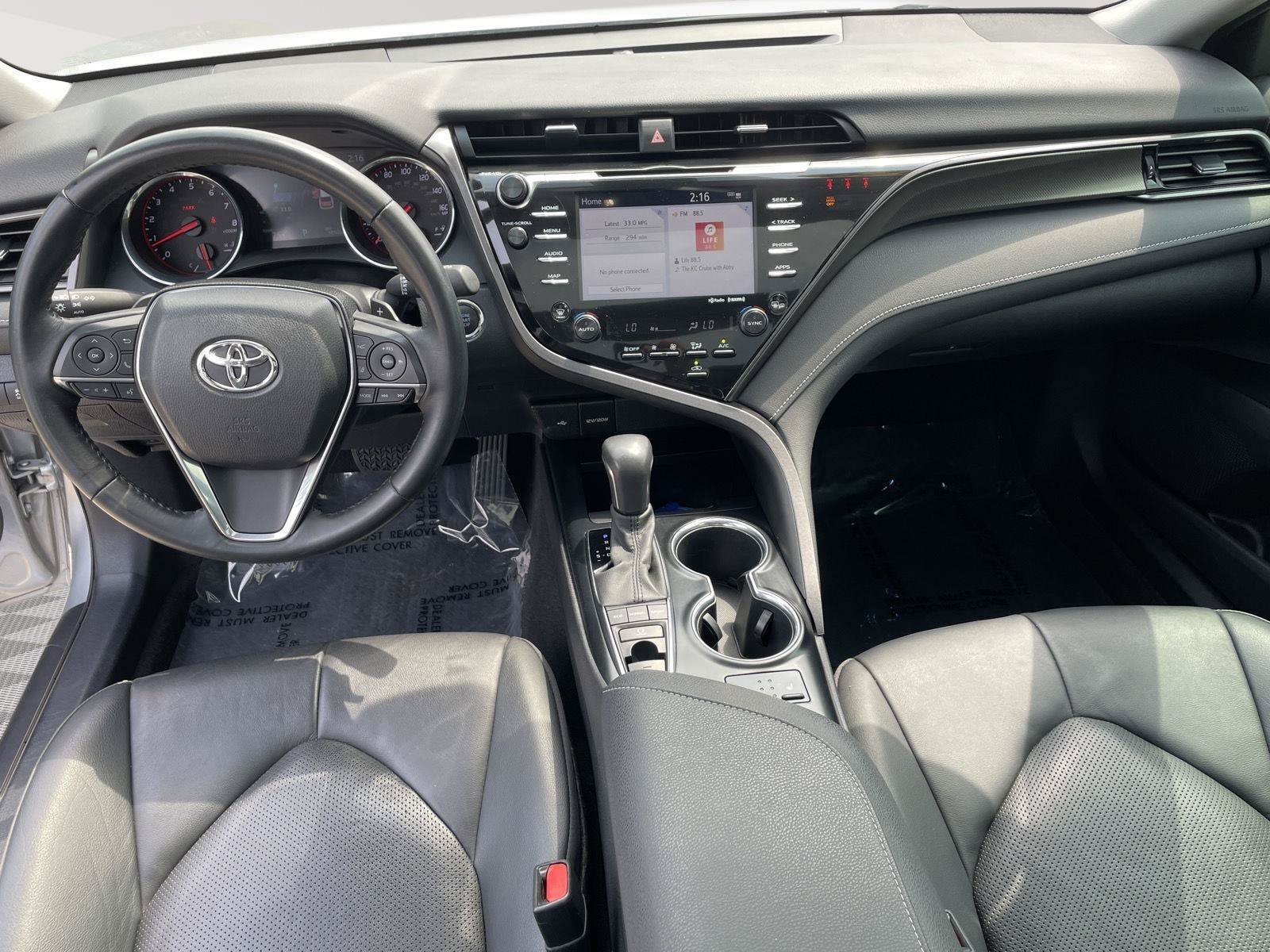 Used 2020 Toyota Camry XSE FWD image 6