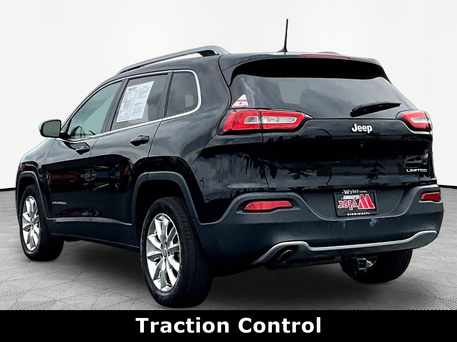 Used 2017 Jeep Cherokee Limited FWD image 4