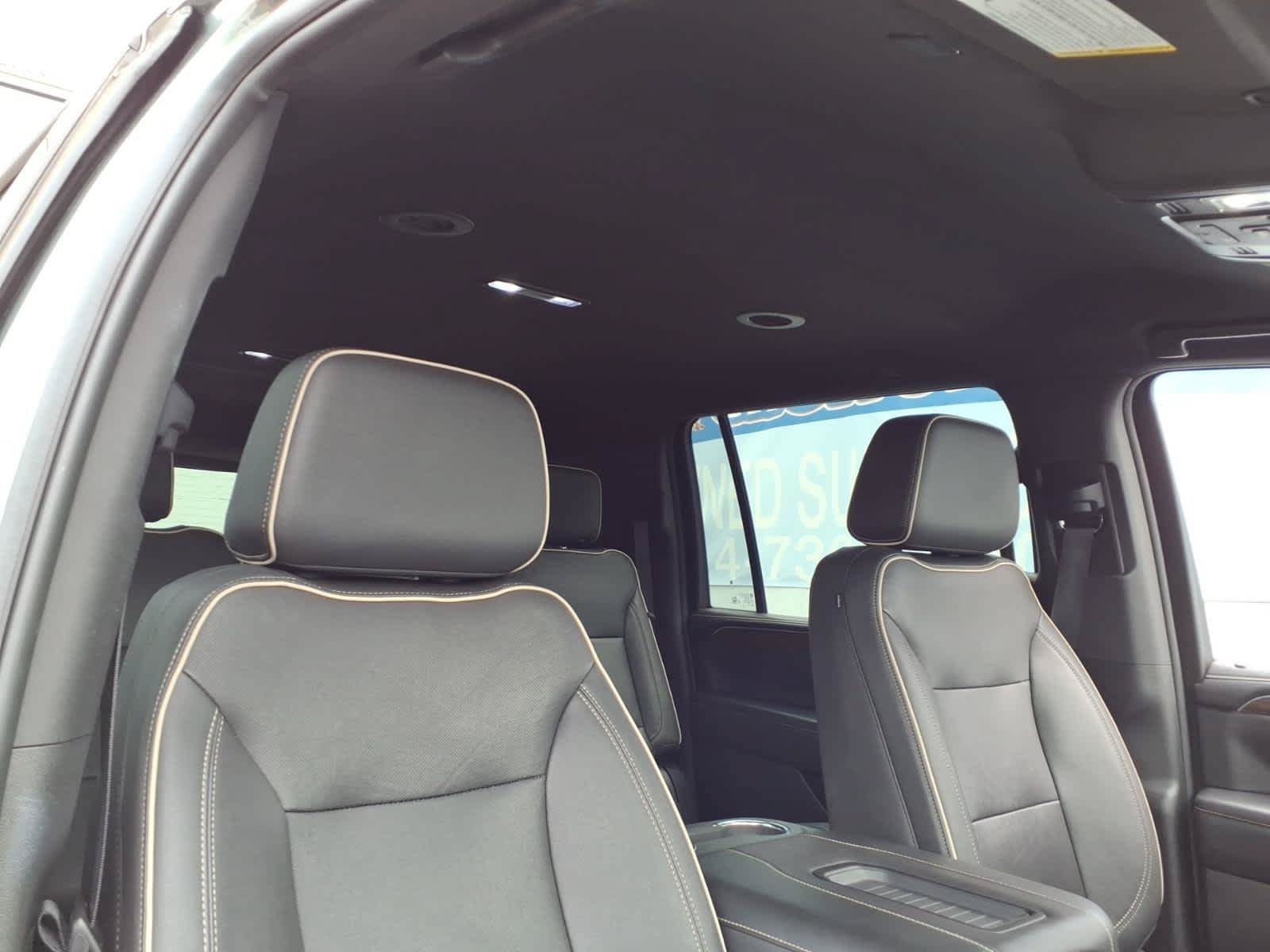 Used 2023 Chevrolet Suburban Premier AWD/4WD image 23