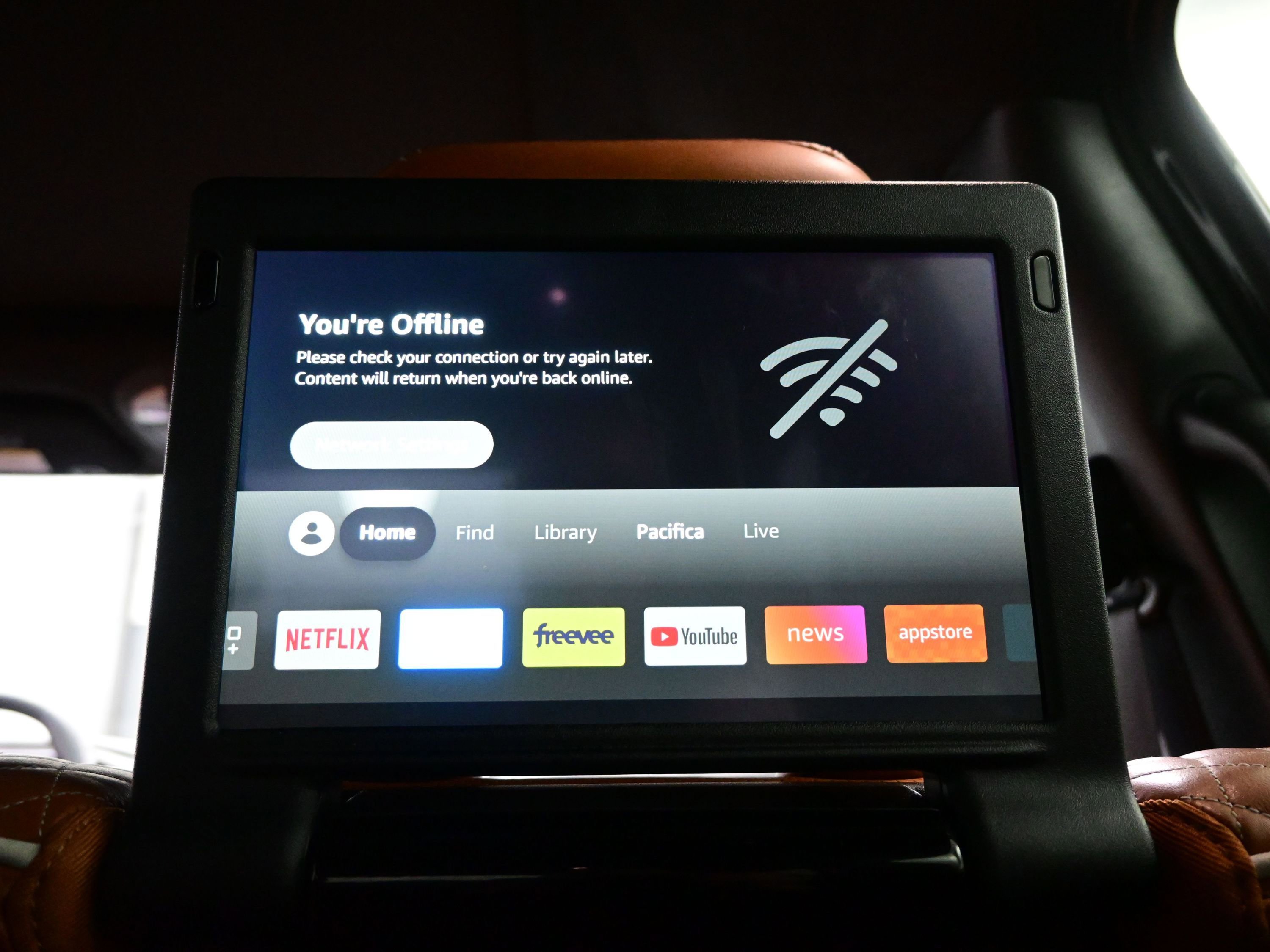 Used 2024 Chrysler Pacifica Pinnacle image 16