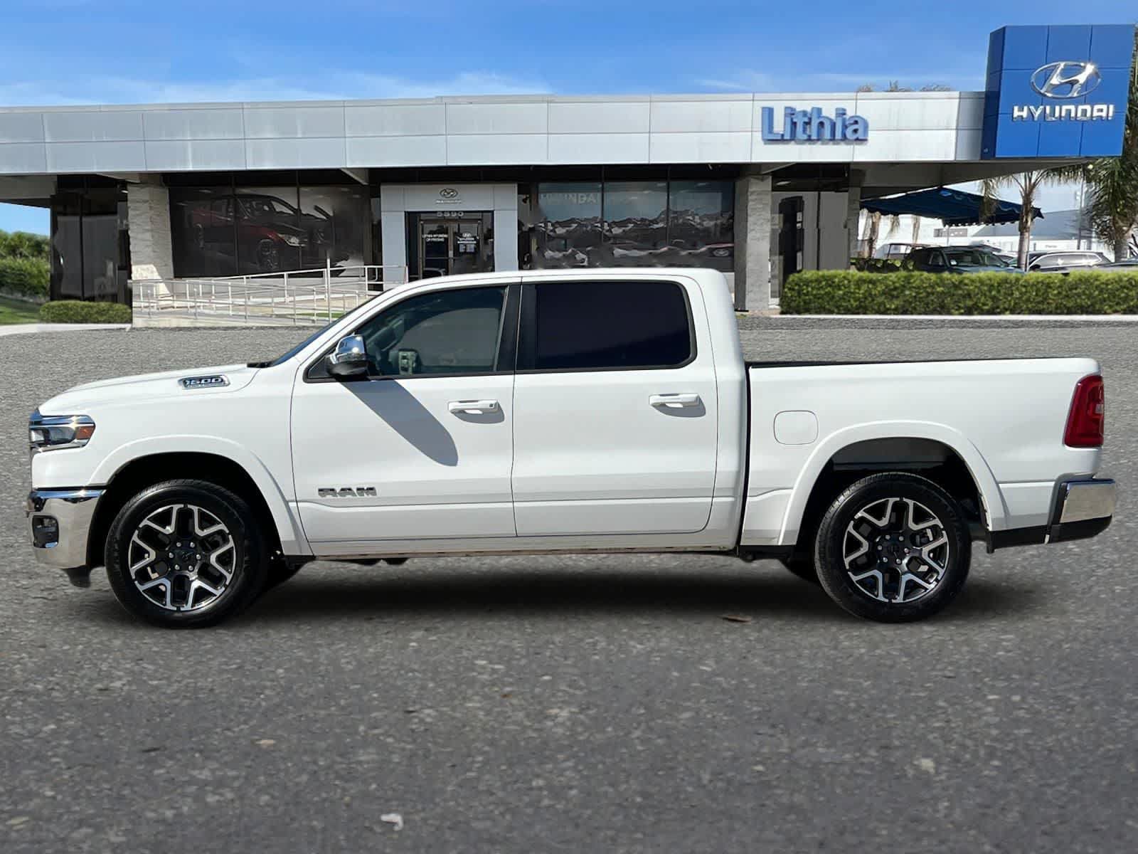 Used 2026 RAM 1500 Laramie AWD/4WD image 6