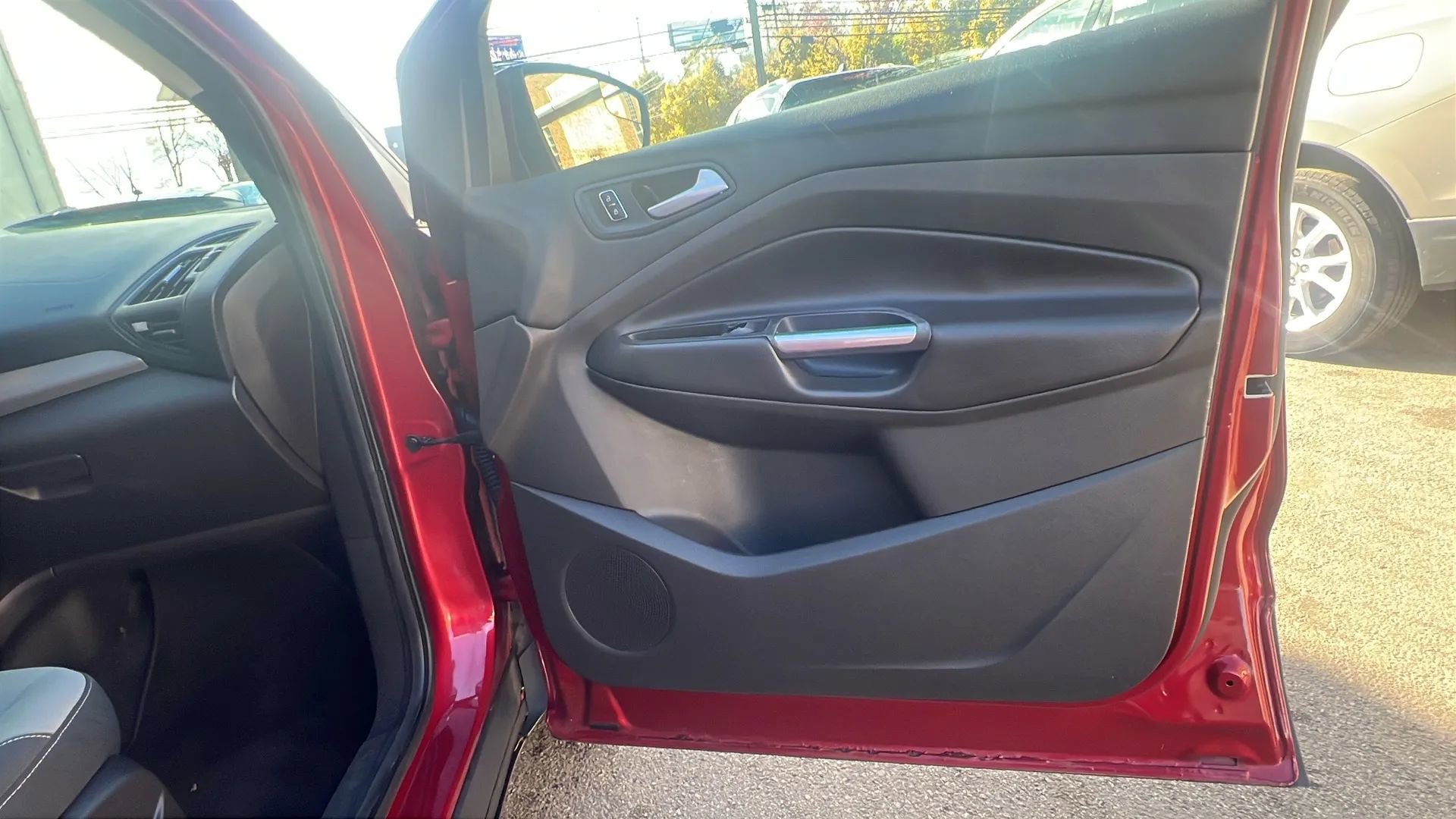 Used 2015 Ford Escape SE w/ Equipment Group 201A image 32