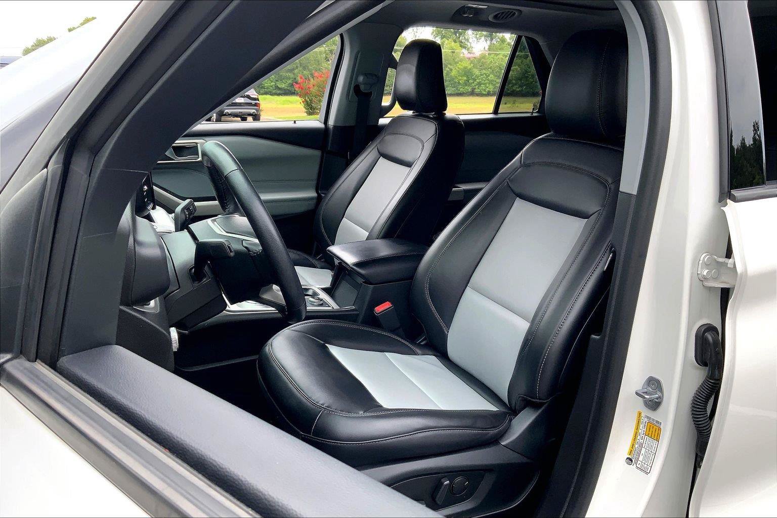 Used 2022 Ford Explorer XLT w/ Equipment Group 202A AWD/4WD image 24